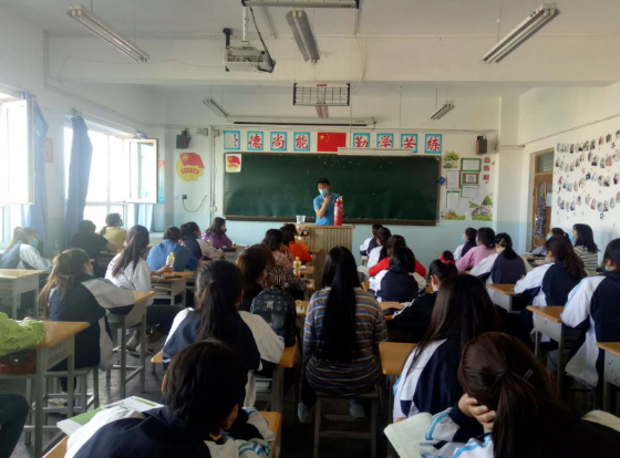 【官方足球世俱杯新闻】防灾减灾宣传周系列活动 ——分校区防灾减灾知识进课堂