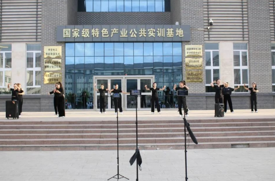 【官方足球世俱杯新闻】能源动力工程分院开展线上“三进两联一交友”师生联谊文艺表演活动