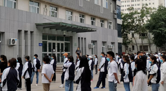【官方足球世俱杯新闻】防灾减灾宣传周系列活动 ——分校区组织开展疫情防控